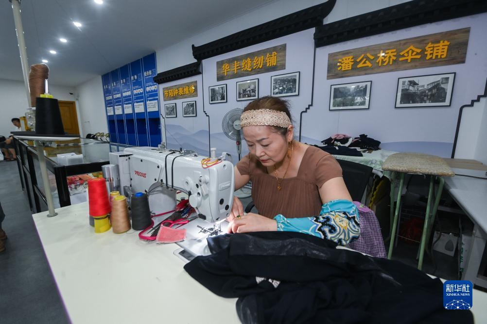 无敌炸金花下载